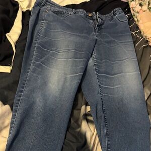 Gloria Vanderbilt Women's Straight Leg Jeans in Deep Blue